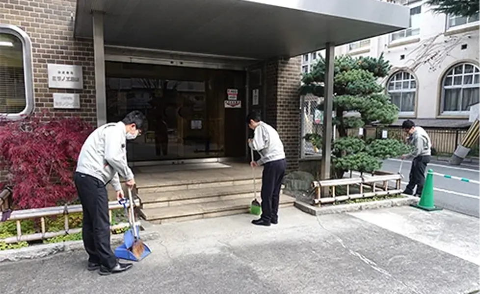 会社周辺清掃活動